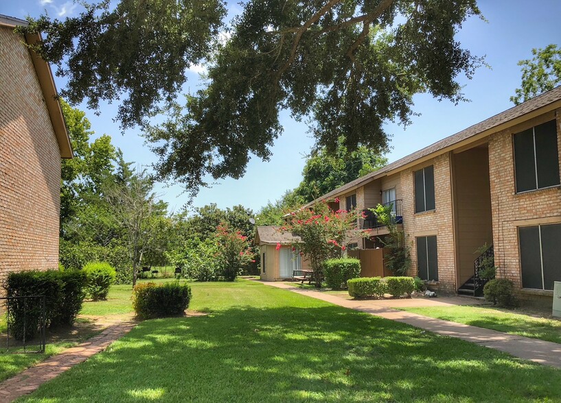 1905 Jephson Ln, Alvin, TX en venta - Foto principal - Imagen 1 de 11