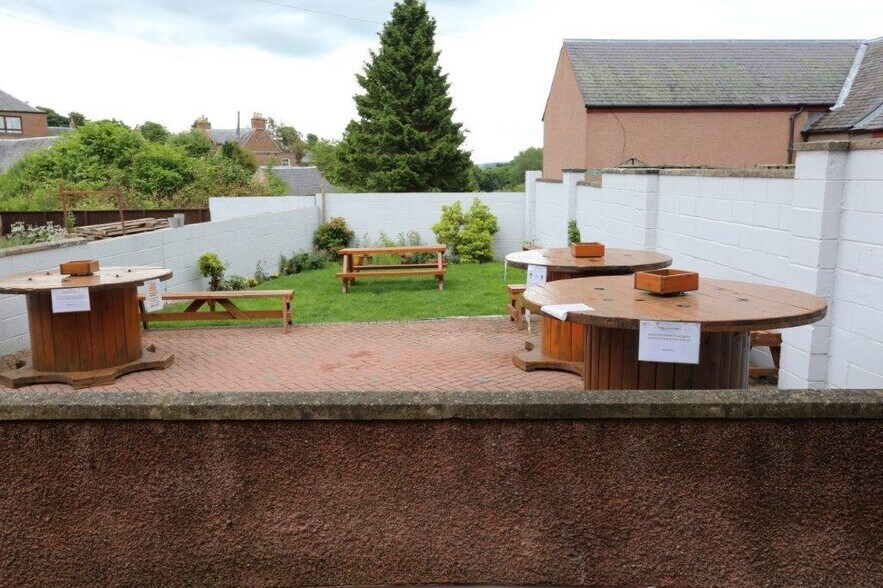 1-5 School Wynd, Kirriemuir en venta - Foto del edificio - Imagen 3 de 3