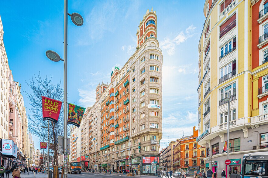 Calle Gran Vía, 59, Madrid, Madrid en alquiler - Foto del edificio - Imagen 2 de 7