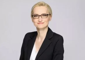 Nadine Mehdianpour