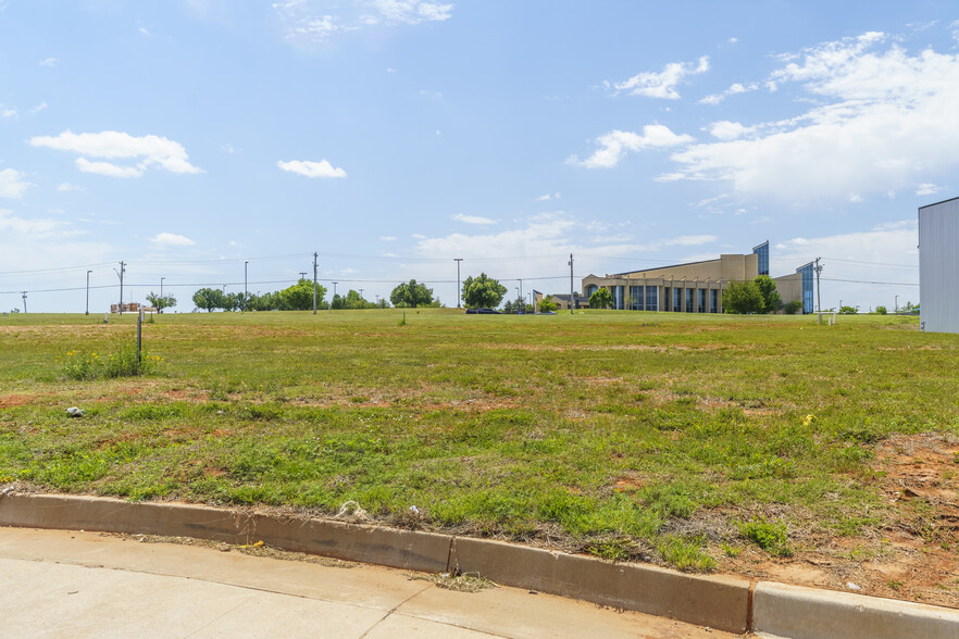 7736 NW 79th Pl, Oklahoma City, OK en venta - Foto principal - Imagen 1 de 3