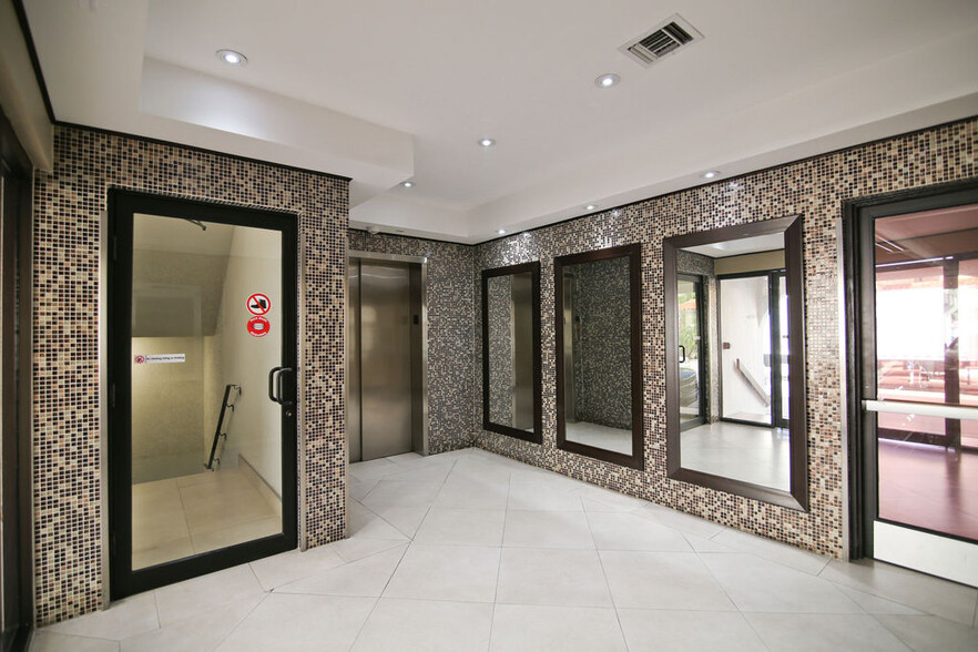 100 Almeria Ave, Coral Gables, FL en alquiler - Foto del interior - Imagen 3 de 6