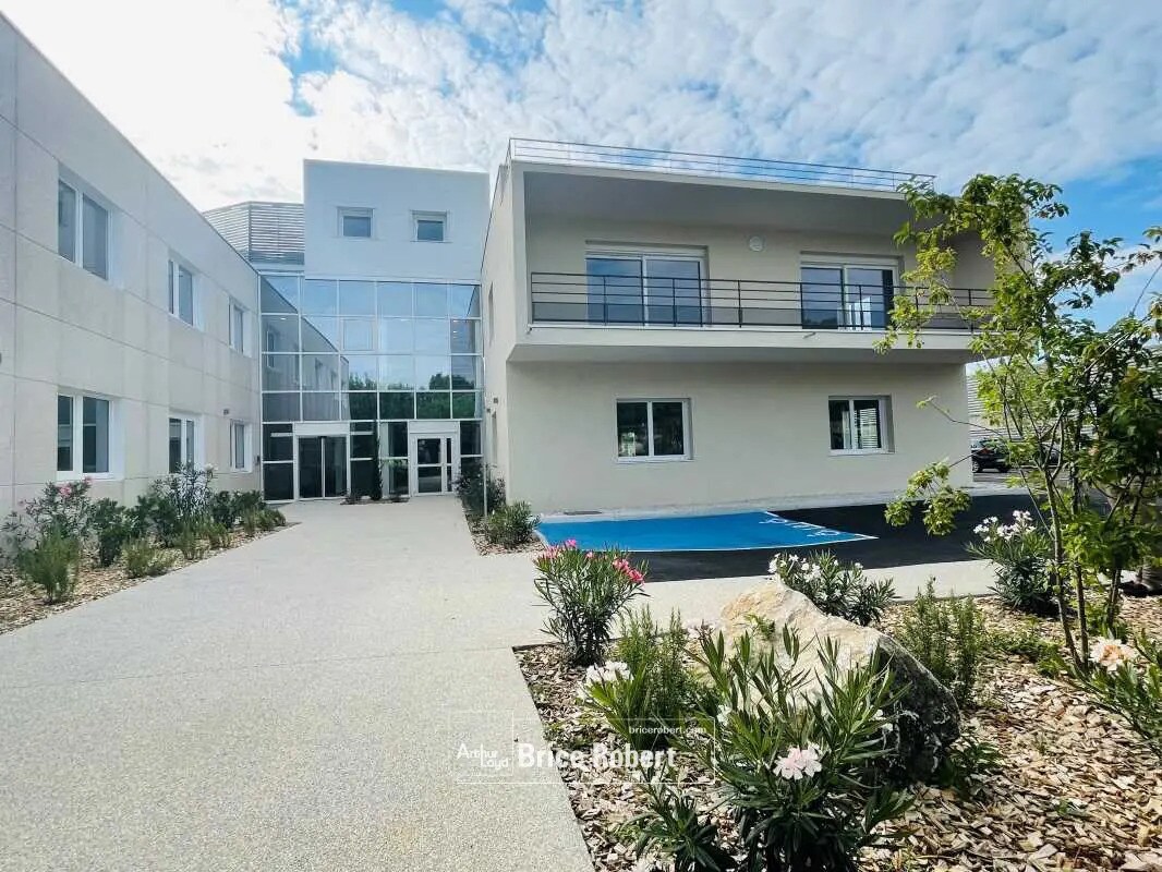 Oficina en Bron en alquiler Foto del edificio- Imagen 1 de 10