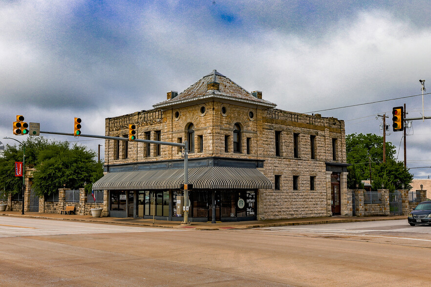 119 N Main St, Jacksboro, TX en venta - Foto del edificio - Imagen 1 de 45