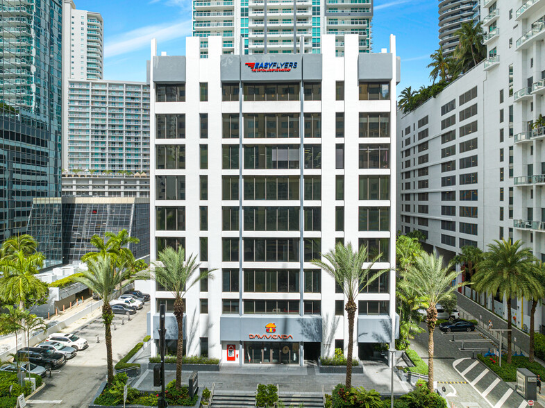 1110 Brickell Ave, Miami, FL en alquiler - Foto del edificio - Imagen 3 de 8