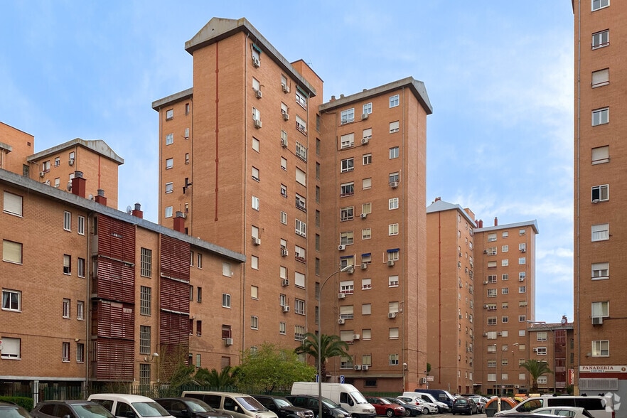 Calle Guadalcázar, 2, Madrid, Madrid en alquiler - Foto del edificio - Imagen 2 de 2