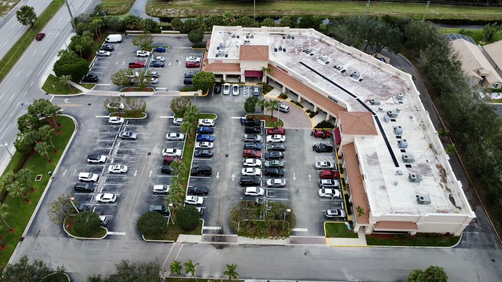 12040 Jog Rd, Boynton Beach, FL en alquiler - Foto del edificio - Imagen 3 de 4