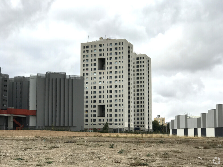 Avenida Constitución, 85, Coslada, Madrid en alquiler - Foto del edificio - Imagen 2 de 4