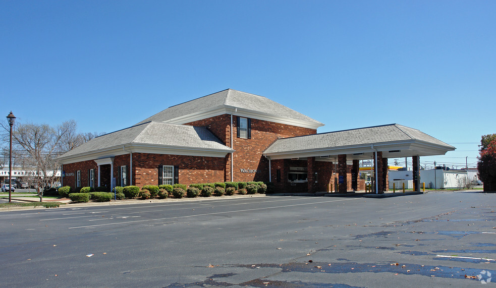 804 Randolph St, Thomasville, NC en alquiler - Foto del edificio - Imagen 3 de 5