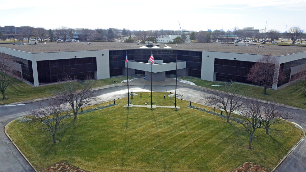 4900 University Ave, West Des Moines, IA en alquiler - Foto del edificio - Imagen 1 de 6