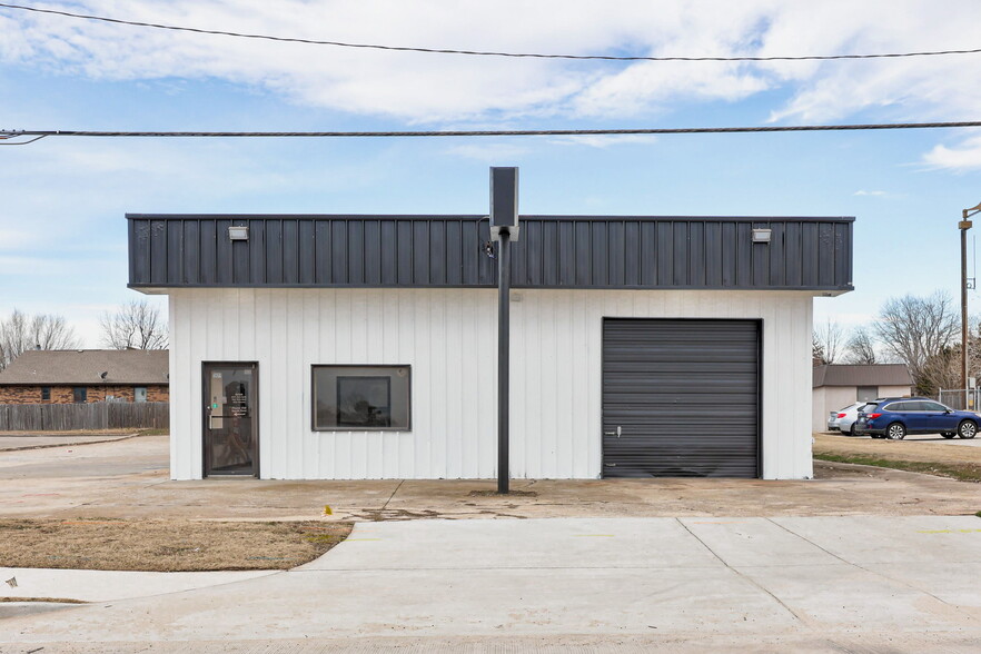 1809 S Eastern Ave, Moore, OK en venta - Foto del edificio - Imagen 2 de 32