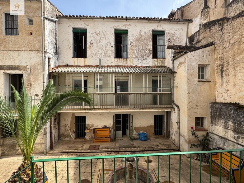 Edificio residencial en Cáceres, Cáceres en venta - Foto del edificio - Imagen 2 de 6