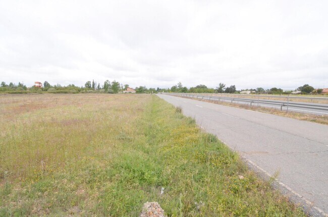 Más detalles de Terreno en alquiler