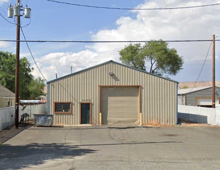 2105 E Mead Ave, Yakima, WA en alquiler - Foto del edificio - Imagen 1 de 2