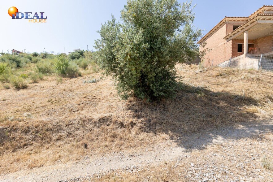 Calle Güevéjar, 14, La Zubia, Granada en venta - Foto del edificio - Imagen 3 de 15