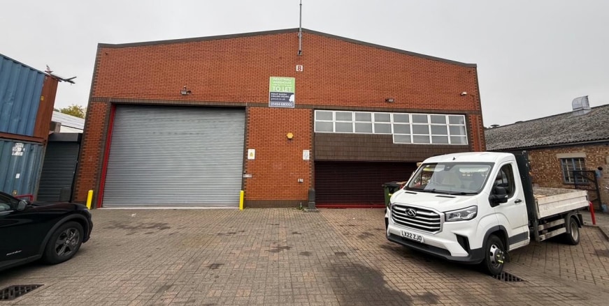 8 David Rd, Slough en alquiler Foto del edificio- Imagen 1 de 4