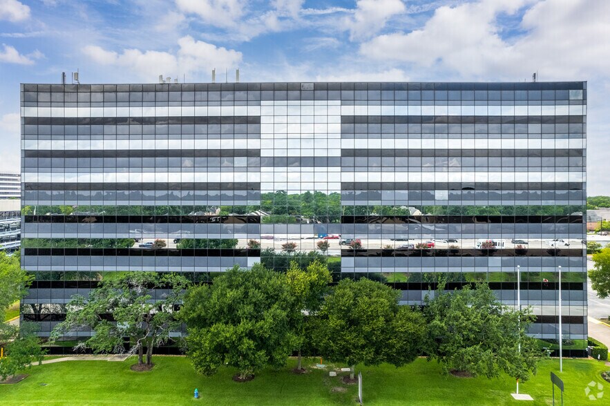 1250 W Sam Houston Pky, Houston, TX en alquiler - Foto del edificio - Imagen 2 de 21