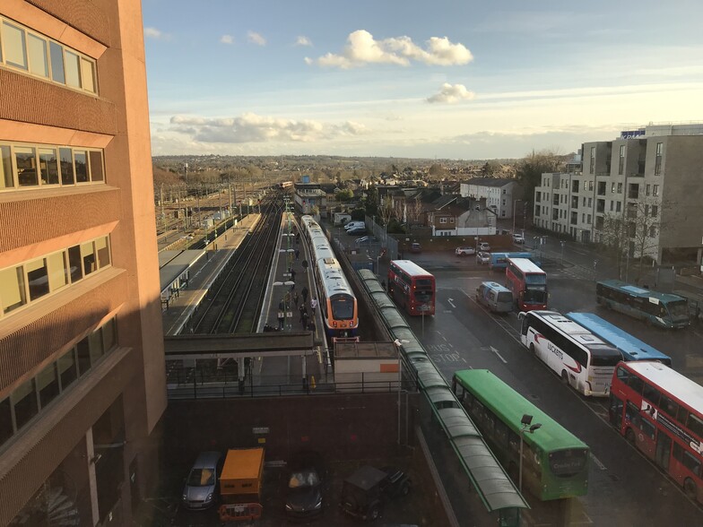 Station Rd, Watford en alquiler - Foto del edificio - Imagen 3 de 24