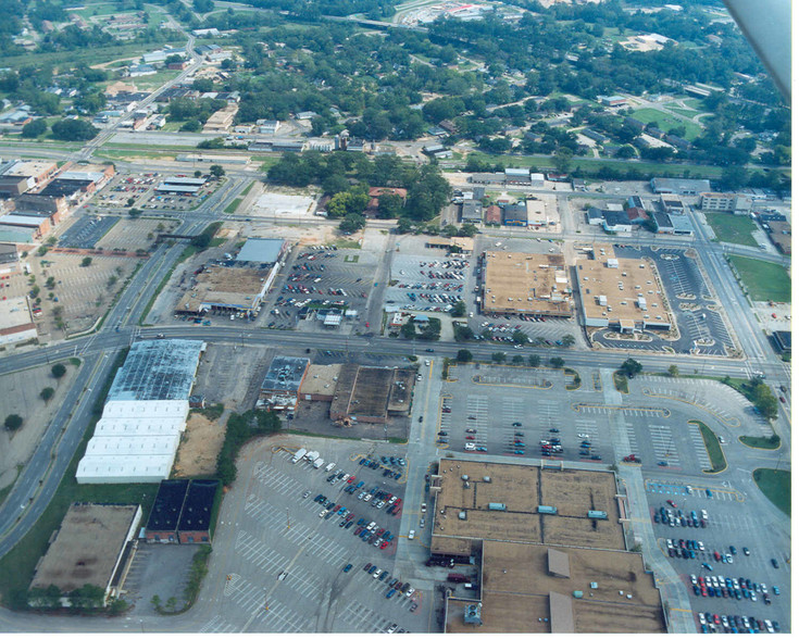 123-173 Leontyne Price Blvd, Laurel, MS en alquiler - Foto del edificio - Imagen 3 de 4