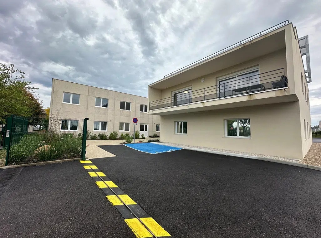 22 Rue Du 35Eme Regiment D'Aviation, Bron en alquiler Foto del edificio- Imagen 1 de 5