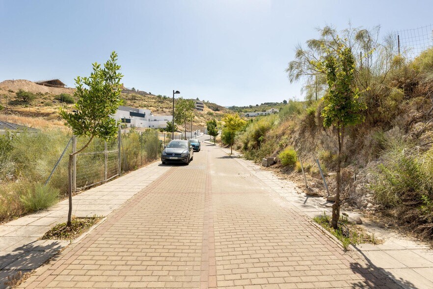 Calle Güevéjar, 14, La Zubia, Granada en venta - Foto del edificio - Imagen 2 de 15