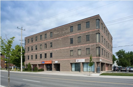 100 Colborne St, Orillia, ON en venta - Foto del edificio - Imagen 2 de 3