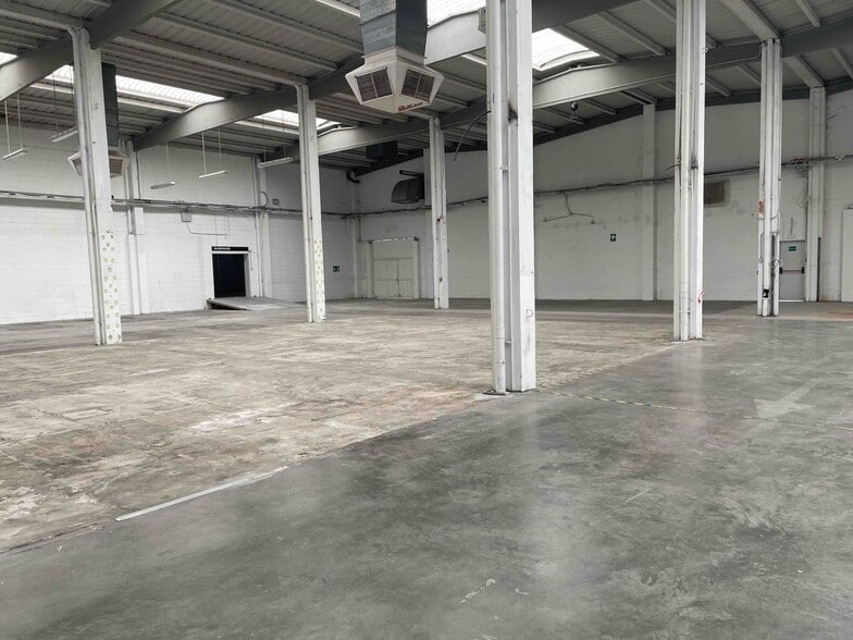 Naves en Torrejón cartera de 3 inmuebles en venta en LoopNet.es - Foto del edificio - Imagen 2 de 12