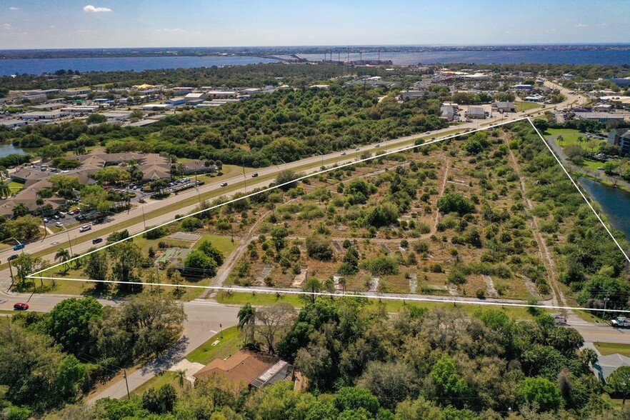 4135 Kings Hwy, Port Charlotte, FL en venta - Foto principal - Imagen 1 de 3