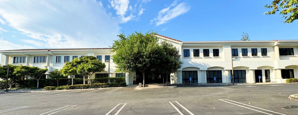 375 Rolling Oaks Dr, Thousand Oaks, CA en alquiler - Foto del edificio - Imagen 1 de 6