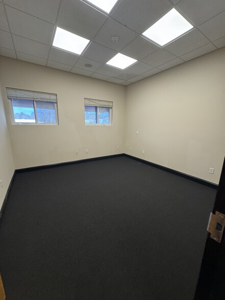 30 Commercial Dr, Wrentham, MA en alquiler - Foto del interior - Imagen 2 de 10