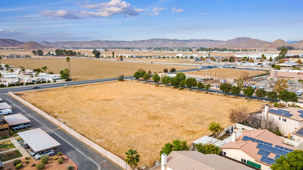 0 Cawston Ave, Hemet, CA en venta - Vista aérea - Imagen 3 de 11