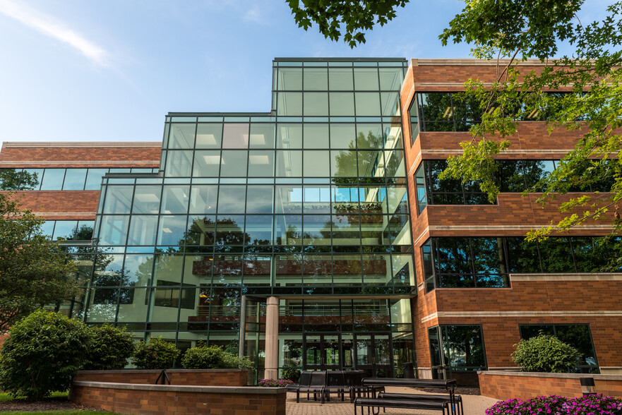 8720 Castle Creek Pky, Indianapolis, IN en alquiler - Foto del edificio - Imagen 2 de 11