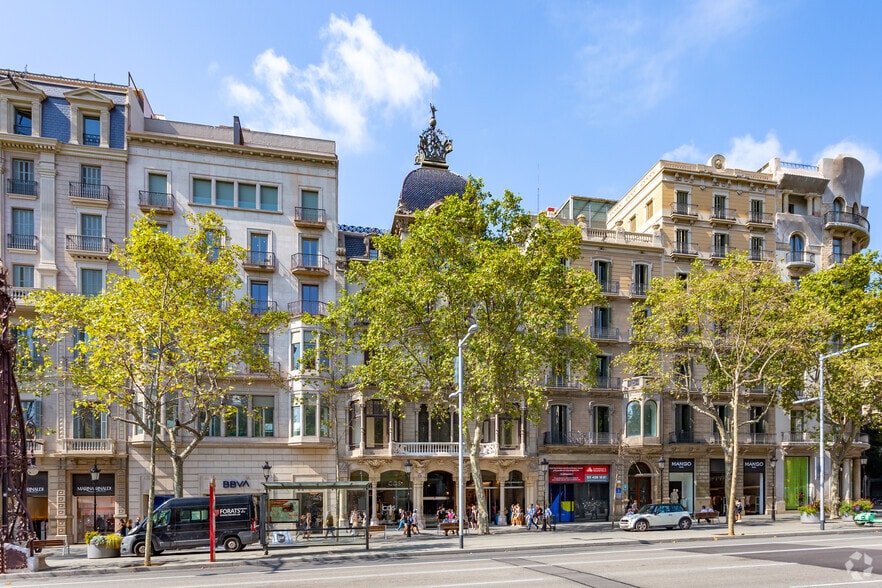 Local en Barcelona, Barcelona en venta - Foto del edificio - Imagen 2 de 4