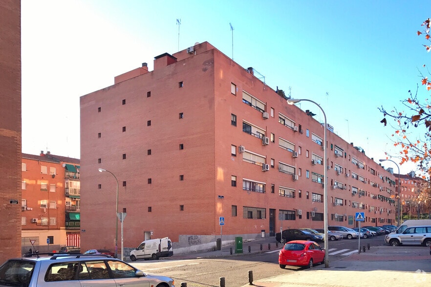 Calle de Concejo de Teverga, 21, Madrid, Madrid en venta - Foto del edificio - Imagen 1 de 1