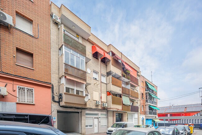 Más detalles de Calle de San Silvestre, 4, Madrid - Edificio residencial​ en venta