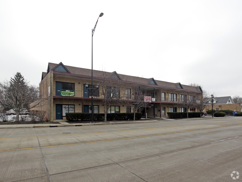 381 N York Rd, Elmhurst, IL en alquiler - Foto del edificio - Imagen 2 de 19