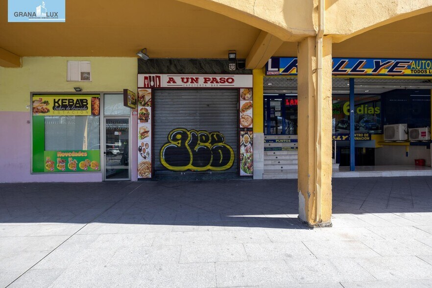 Avenida Juan Pablo II, 92, Granada, Granada en venta - Foto del edificio - Imagen 1 de 31