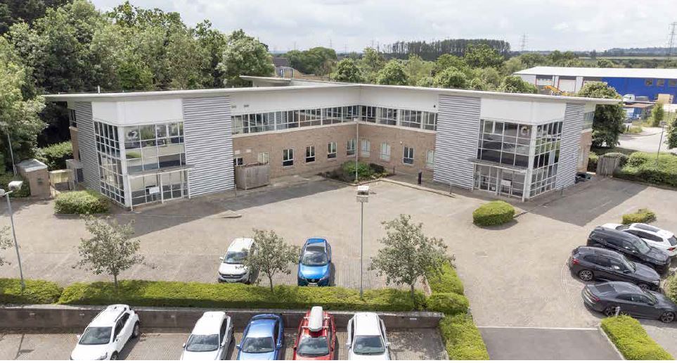 Methuen Park, Chippenham en venta - Foto del edificio - Imagen 2 de 3