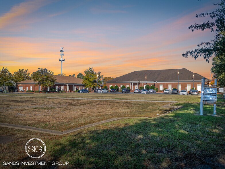 Church Street Executive Center cartera de 2 inmuebles en venta en LoopNet.es - Foto del edificio - Imagen 1 de 6