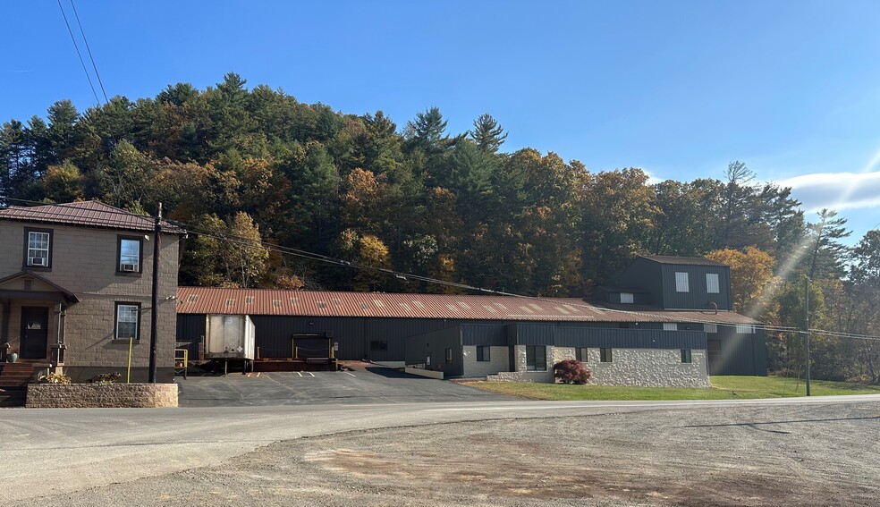 2170 Julia Simpkins Rd, Hiwassee, VA en venta - Foto del edificio - Imagen 1 de 4