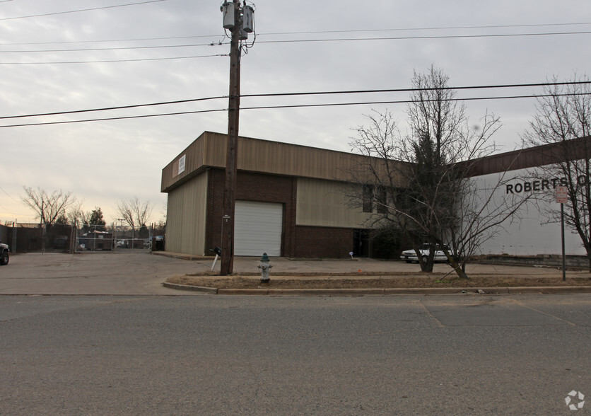 4821 Stamp Rd, Temple Hills, MD en alquiler - Foto del edificio - Imagen 2 de 2