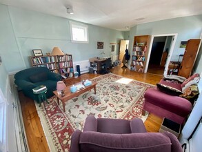 17 Kellogg Ave, Amherst, MA en alquiler Foto del interior- Imagen 2 de 9