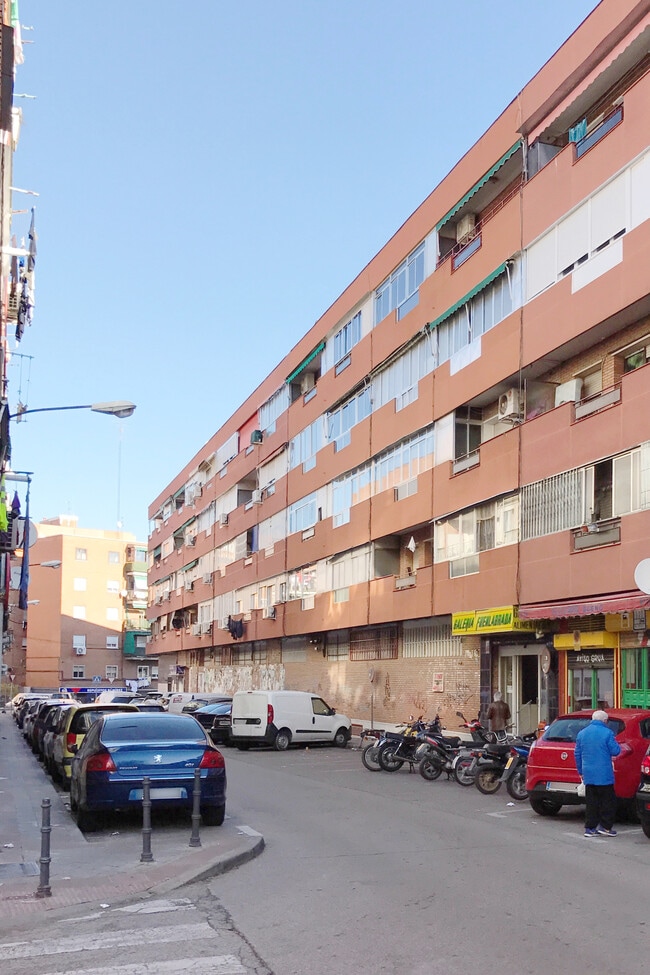 Más detalles de Calle Leganés, 29, Fuenlabrada - Local en alquiler