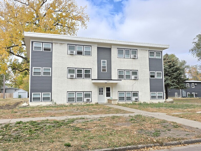 1351 Iowa Ave SE, Huron, SD en venta - Foto del edificio - Imagen 2 de 63