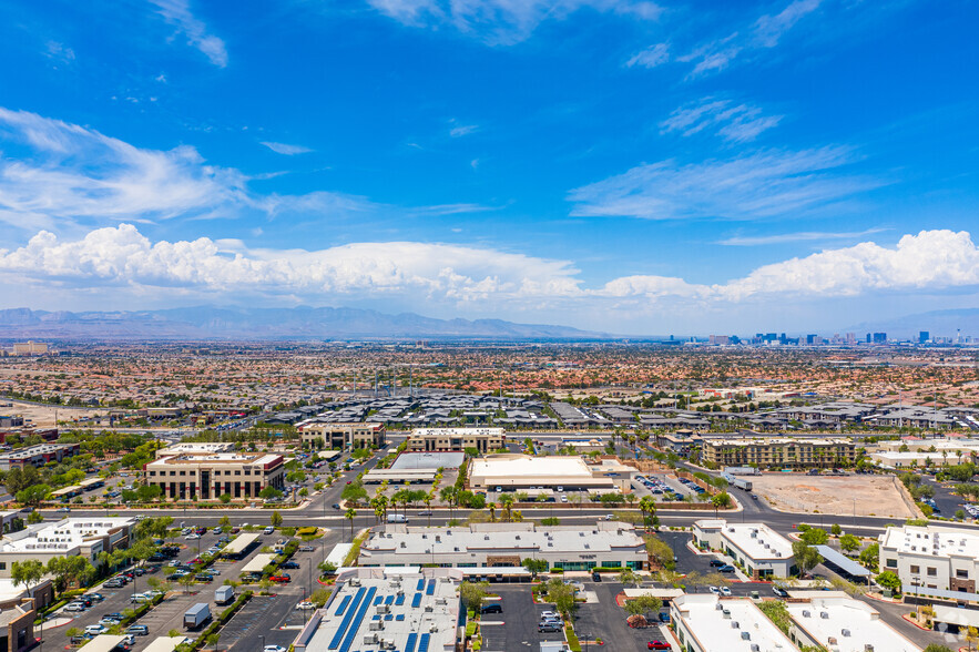 3041 W Horizon Ridge Pky, Henderson, NV en alquiler - Foto del edificio - Imagen 2 de 9