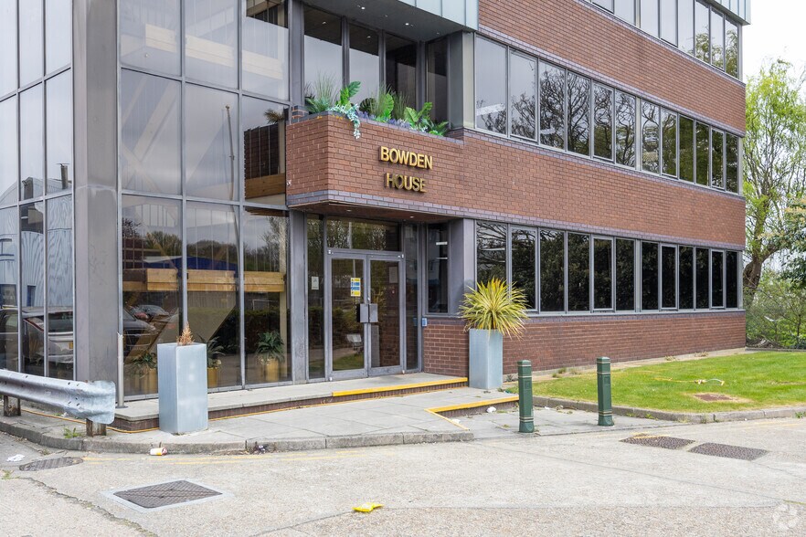 Luckyn Ln, Basildon en alquiler - Foto del edificio - Imagen 3 de 5