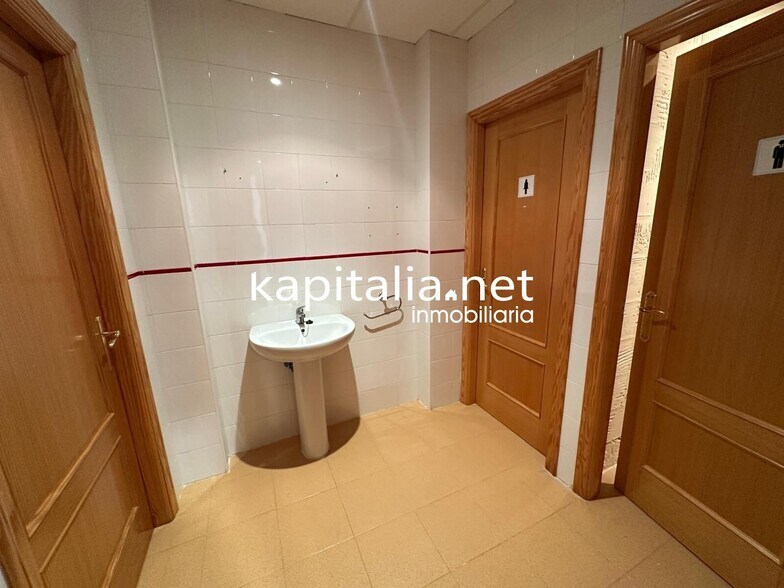Local en Ontinyent, Valencia en venta - Foto del edificio - Imagen 2 de 15