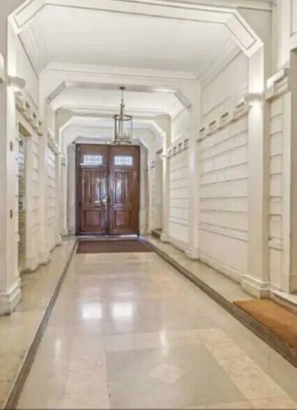48 Rue De La Bienfaisance, Paris en venta - Vestíbulo - Imagen 2 de 4