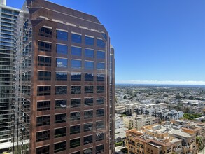 11755 Wilshire Blvd, Los Angeles, CA en alquiler Foto del edificio- Imagen 2 de 4