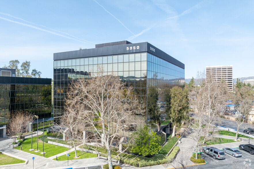 5950 Canoga Ave, Woodland Hills, CA en alquiler - Foto del edificio - Imagen 1 de 7